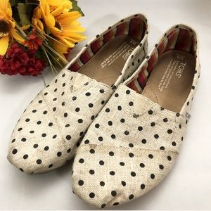 ♥️SOLD♥️ Toms Classic Beige with Black Polka Dots